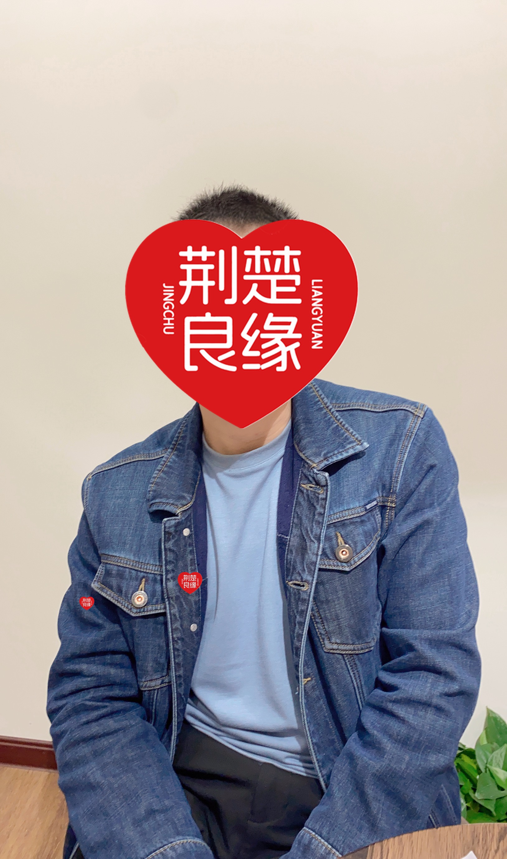吕诗的照片